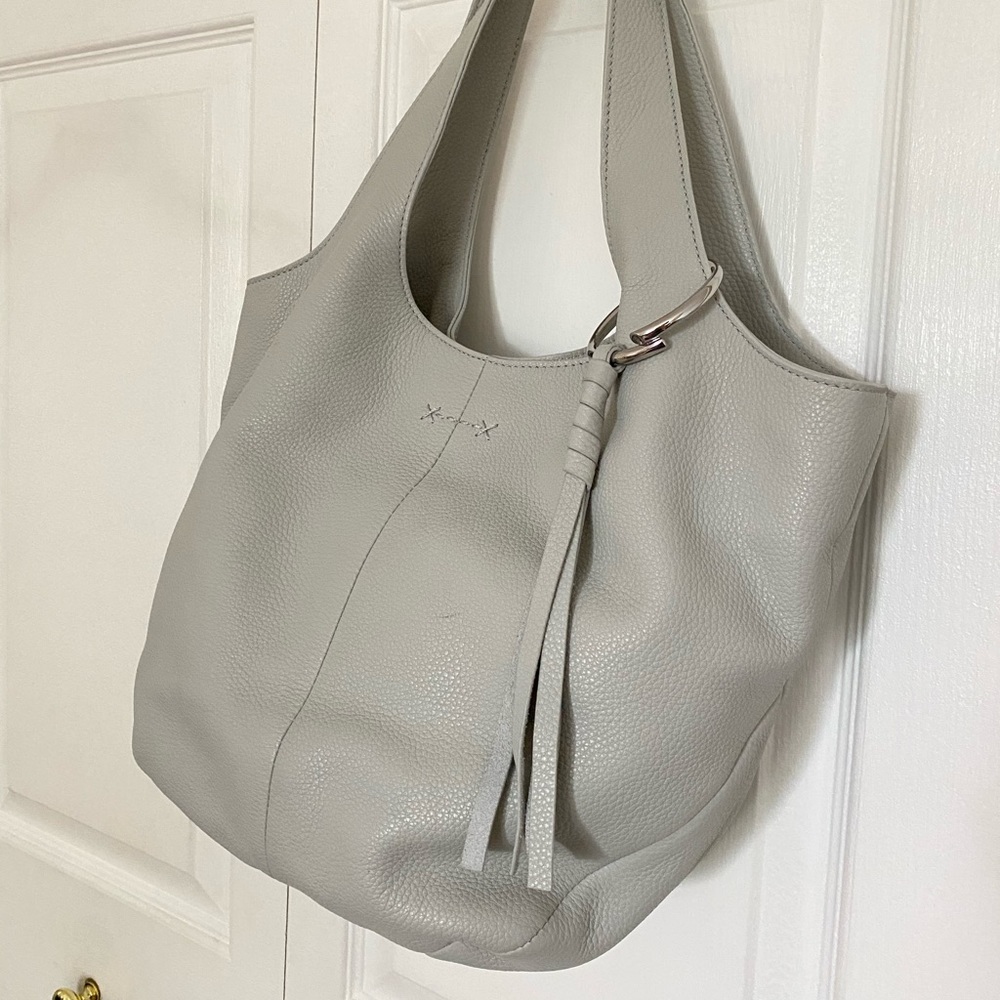 Elizabeth and James Shoulder Bag 🖤